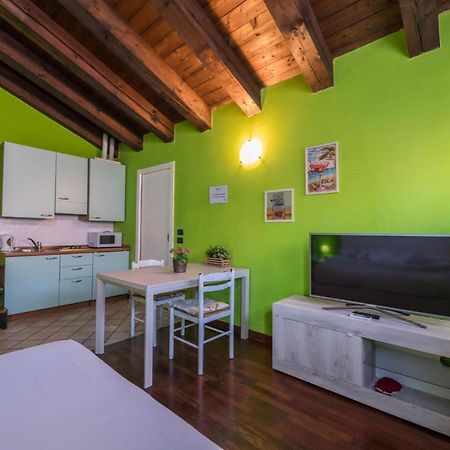 Gardappartamenti Carducci City Centre Desenzano del Garda Ngoại thất bức ảnh