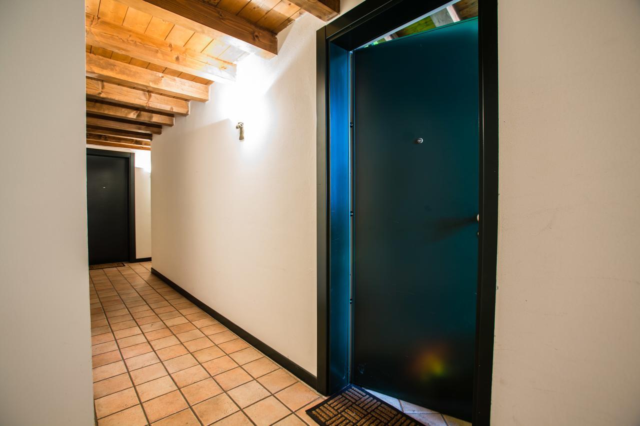 Gardappartamenti Carducci City Centre Desenzano del Garda Ngoại thất bức ảnh